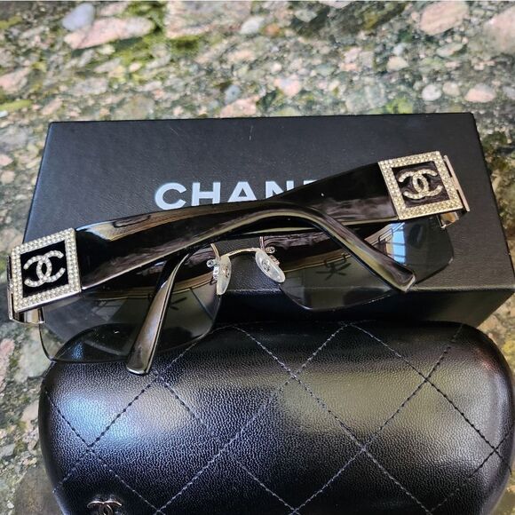 Authentic Chanel Sunglasses with Swarovski Crystal CC Logo Accent - Picture 2 of 12